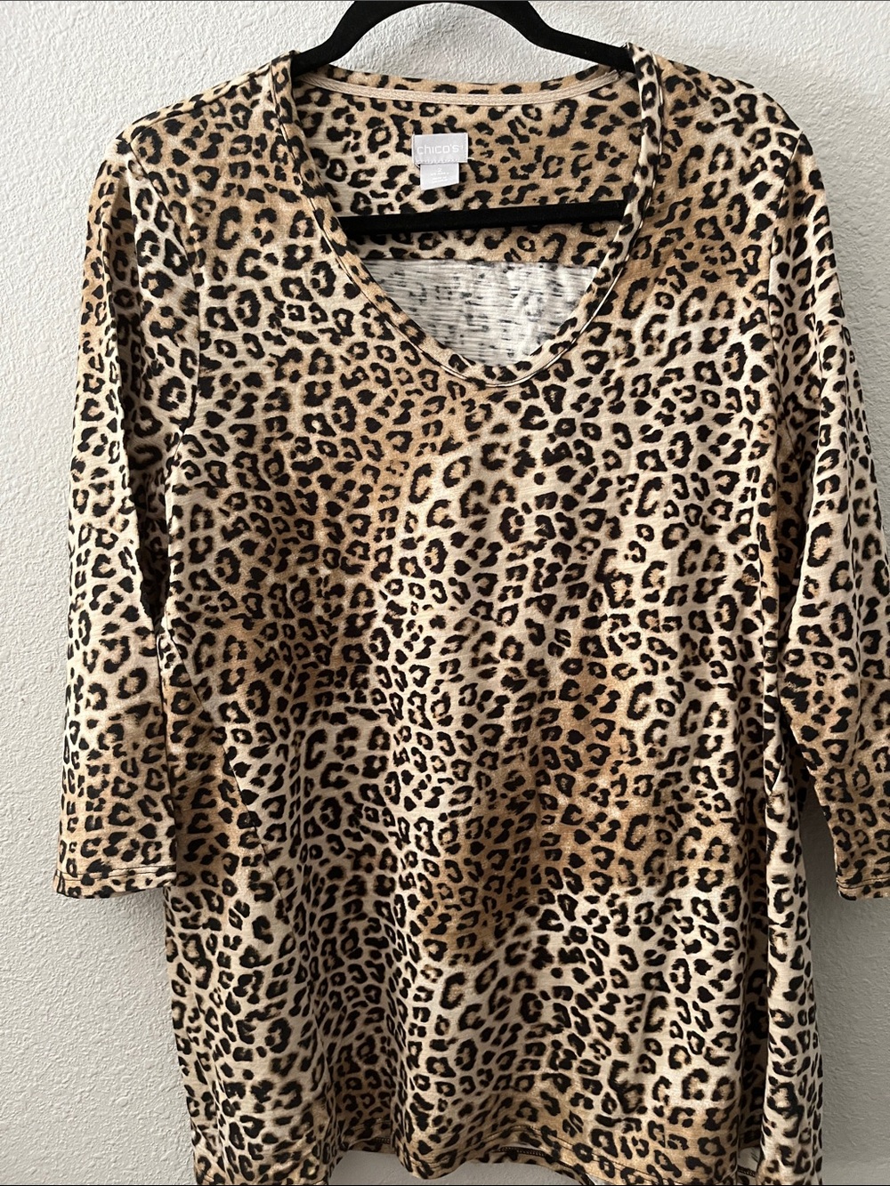 Chicos Leopard Print 3/4  Sleeve V-Neck Tunic Top -Tan & Black
SZ L Chicos Sz 2